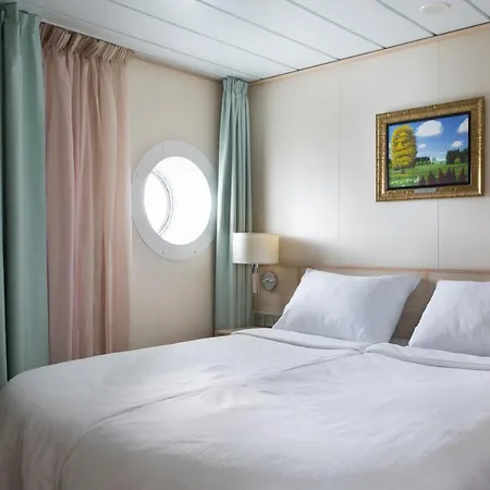 Tallink Ferry -tallinn 2 Nights Return Cruise To Stockholm  塔林