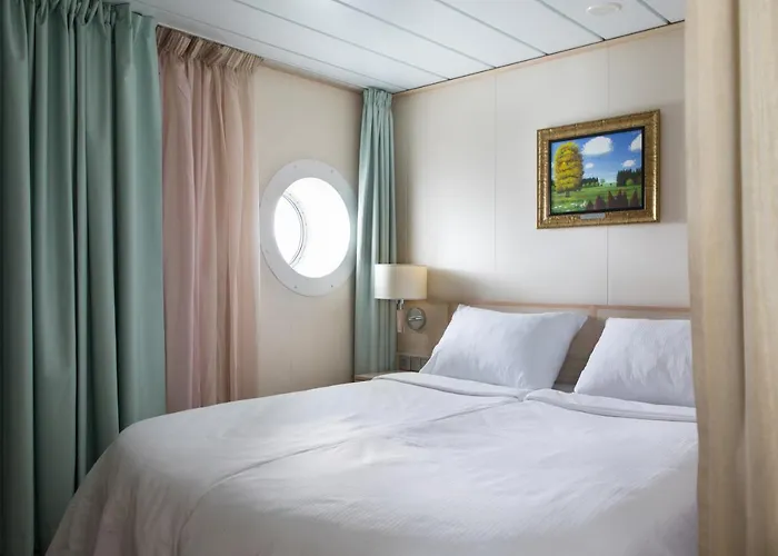 Tallink Ferry -tallinn 2 Nights Return Cruise To Stockholm  Reval